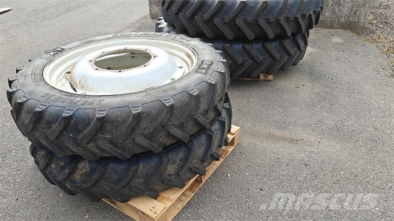  sprøjtehjul 380/90R46 - 270/95R36 XXX New Holland  Däck, hjul och fälgar