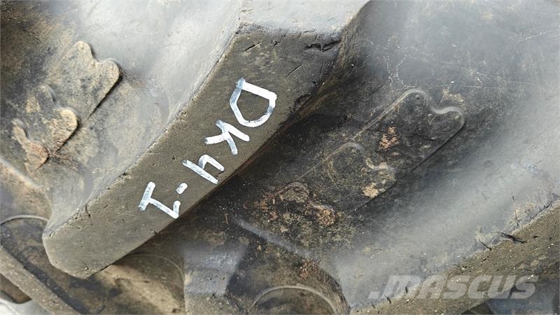  sprøjtehjul 380/90R46 - 270/95R36 XXX New Holland  Däck, hjul och fälgar