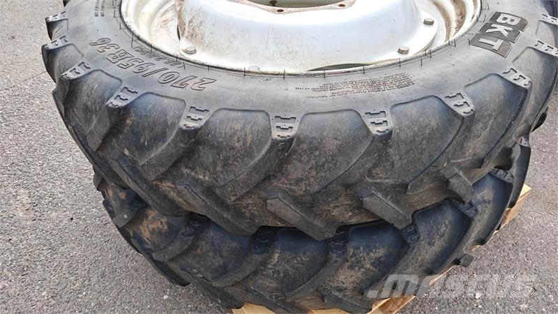  sprøjtehjul 380/90R46 - 270/95R36 XXX New Holland  Däck, hjul och fälgar