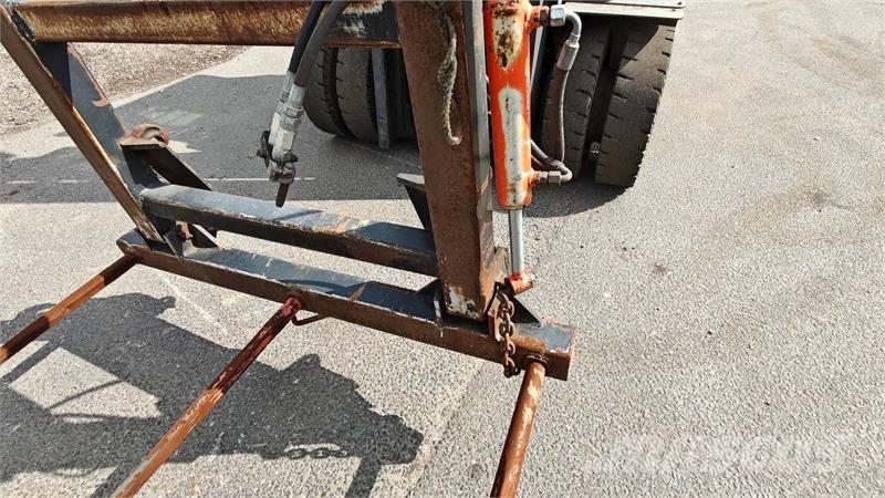 - - - Storballespyd m/EURO beslag Med hydraulisk o Front loader accessories