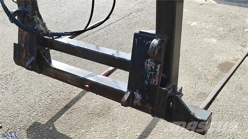 - - - Storballespyd m/EURO beslag Med hydraulisk o Front loader accessories