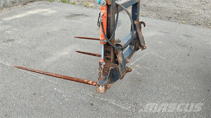 - - - Storballespyd m/EURO beslag Med hydraulisk o Front loader accessories