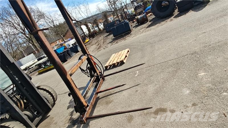 - - - Storballespyd m/EURO beslag Med hydraulisk o Front loader accessories