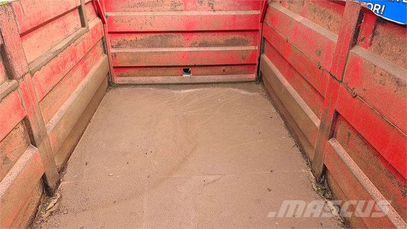 - - - Tipvogn med bremser Tipper trailers