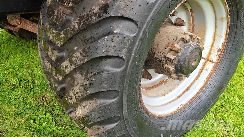 - - - Tipvogn med bremser Tipper trailers