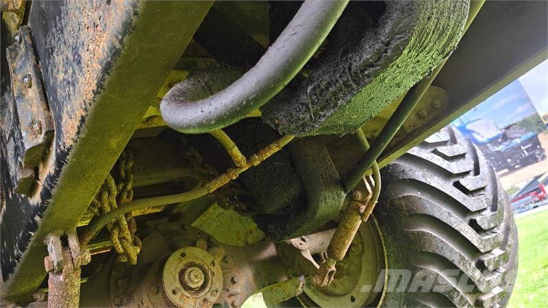 - - - Tipvogn med bremser Tipper trailers