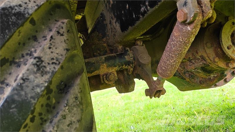 - - - Tipvogn med bremser Tipper trailers