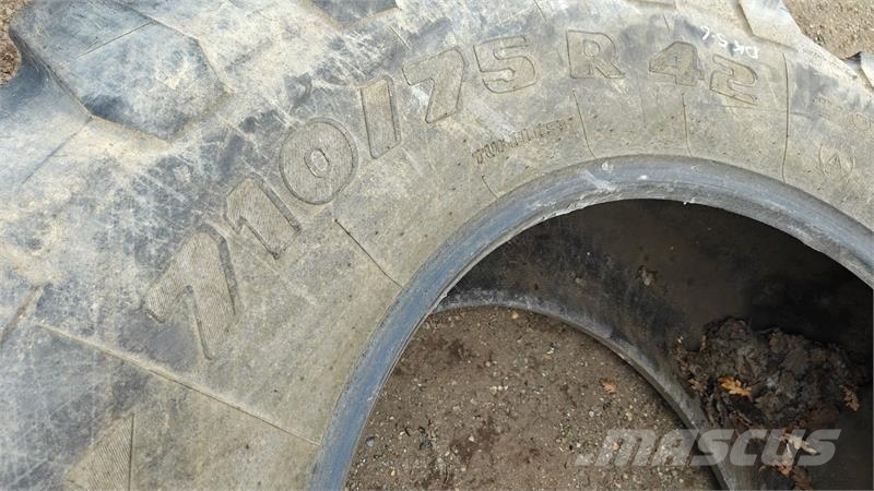 Trelleborg 710/75 R42 XXX Gume, točkovi i felne