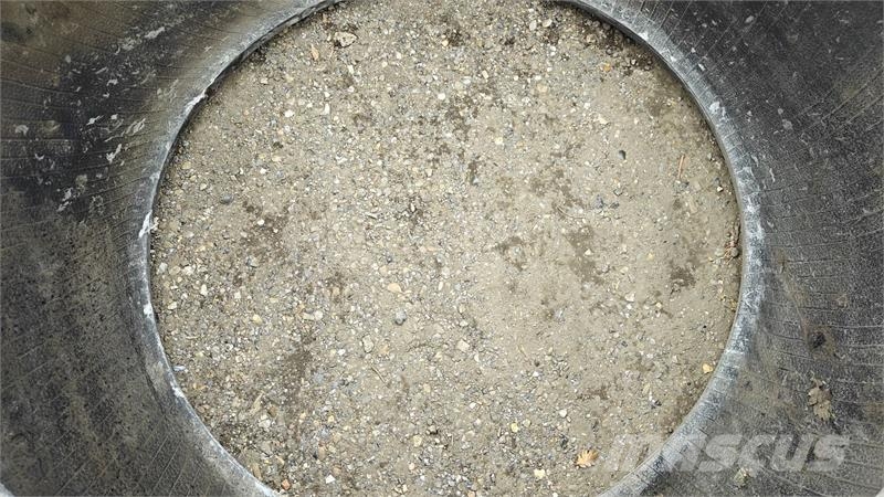 Trelleborg 710/75 R42 XXX Gume, točkovi i felne