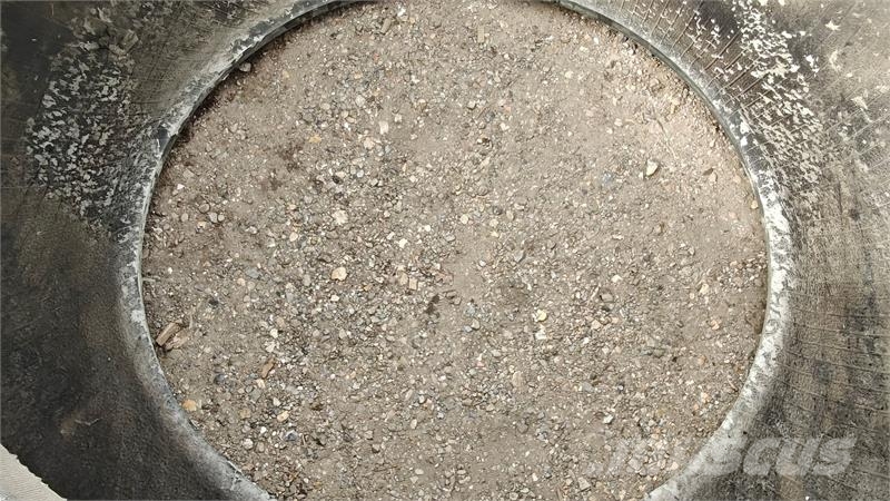 Trelleborg 710/75R42 XXX Gume, točkovi i felne