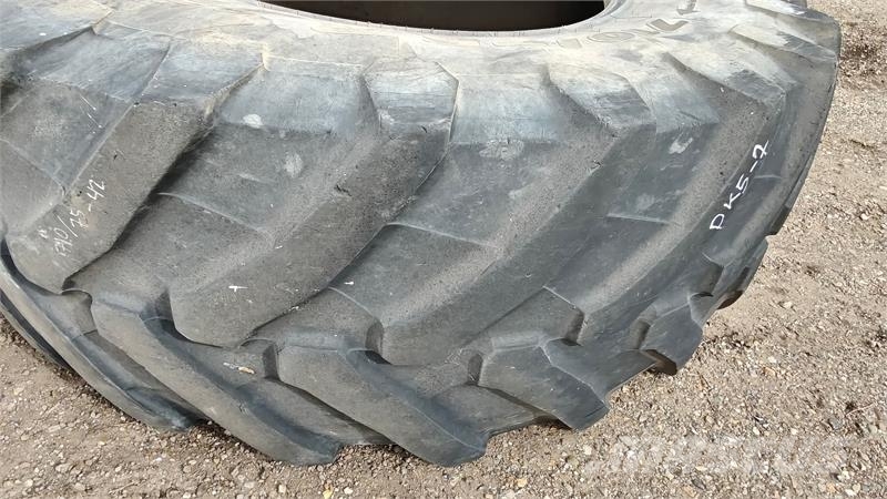 Trelleborg 710/75R42 XXX Gume, točkovi i felne