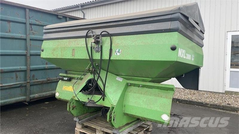 Unia MXL 3000 معدات توزيع السماد العضوي
