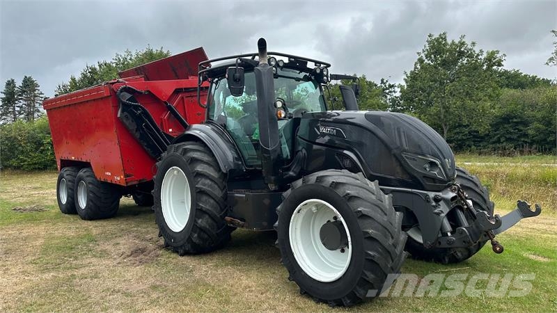 Valtra T214 m. Flisvogn fra Kronos / Alsidig Maskinfabrik Forwarders