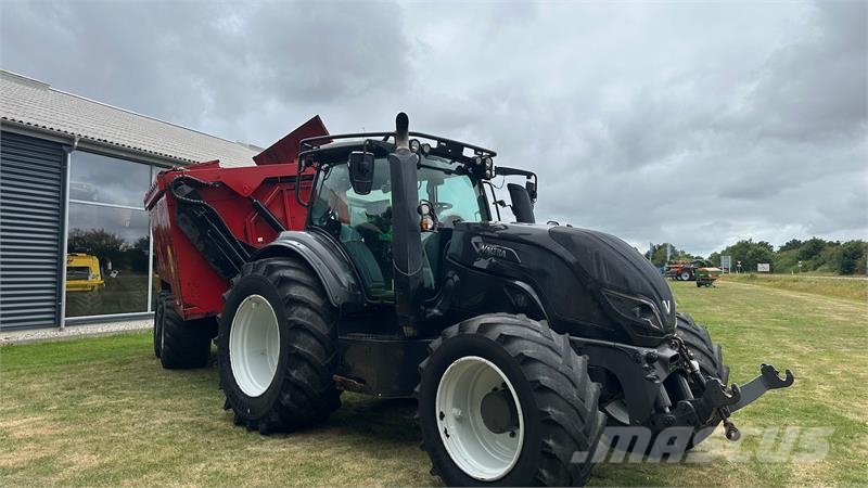 Valtra T214 m. Flisvogn fra Kronos / Alsidig Maskinfabrik Forwarders