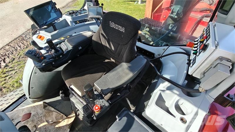 Valtra T234s Med Jenz 360 Flishugger og Alsidig 23m3 Flis Haketuskoneet