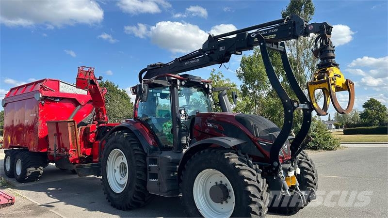 Valtra T234s Med Jenz 360 Flishugger og Alsidig 23m3 Flis Haketuskoneet