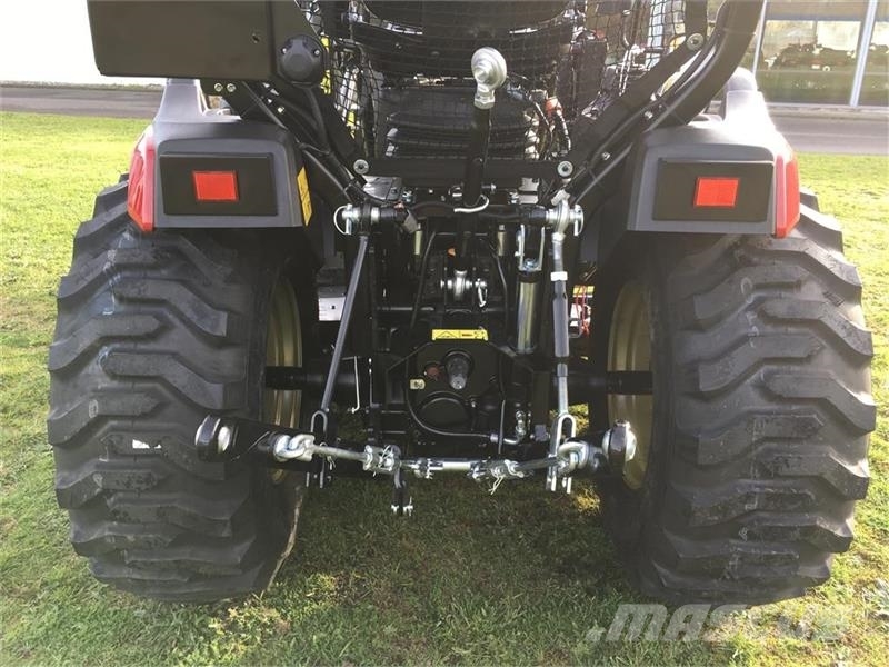 Yanmar SA 424 Med 60" klipper og frontlæsser Naudoti kompaktiški traktoriai