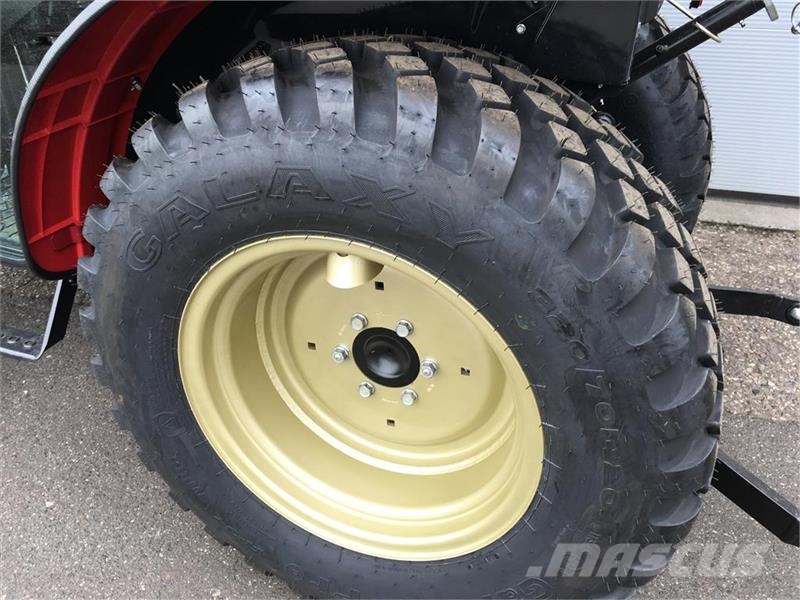Yanmar YT 235H 4WD جرارات مدمجة