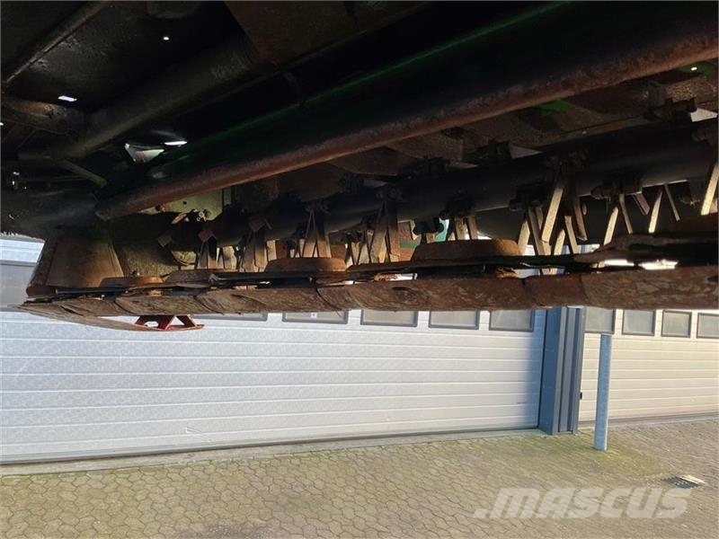 John Deere 388 med crimper Vālotāji