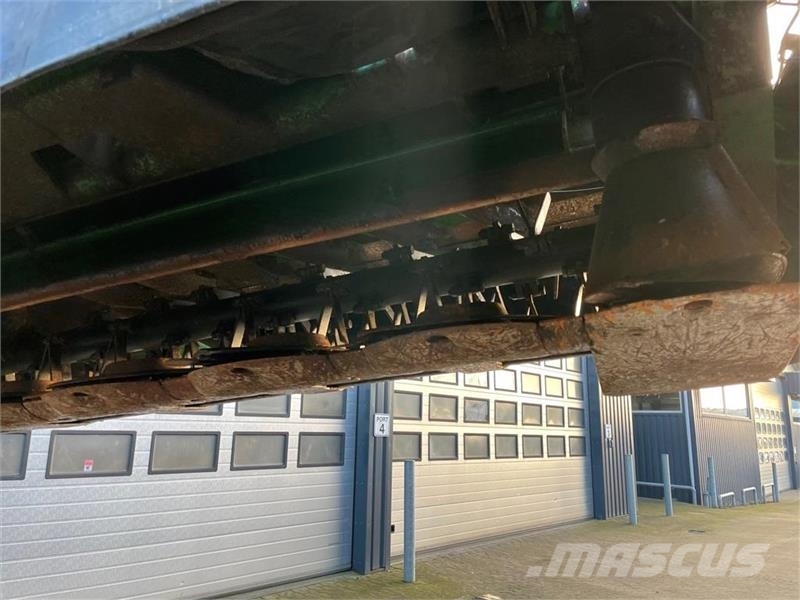 John Deere 388 med crimper Vālotāji