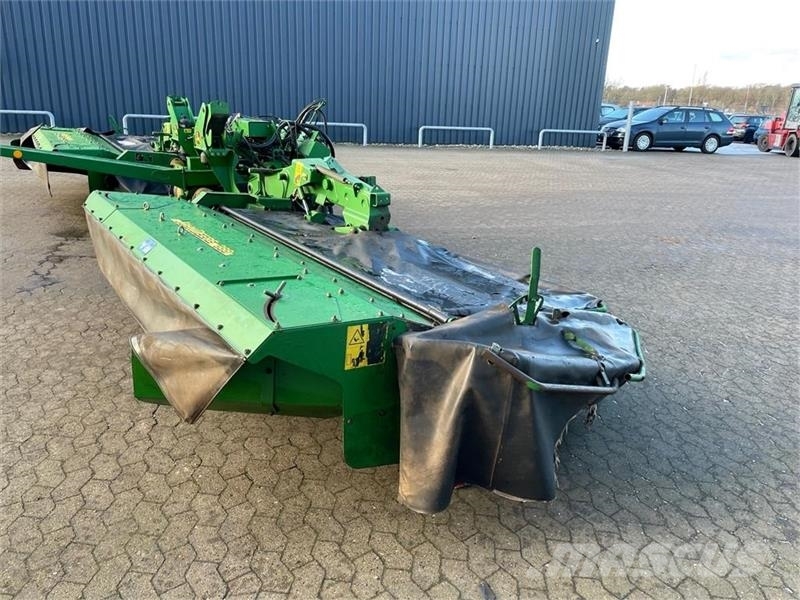 John Deere 388 med crimper Vālotāji