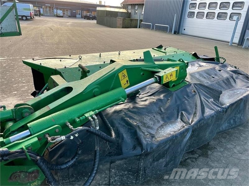 John Deere 388 med crimper Vālotāji
