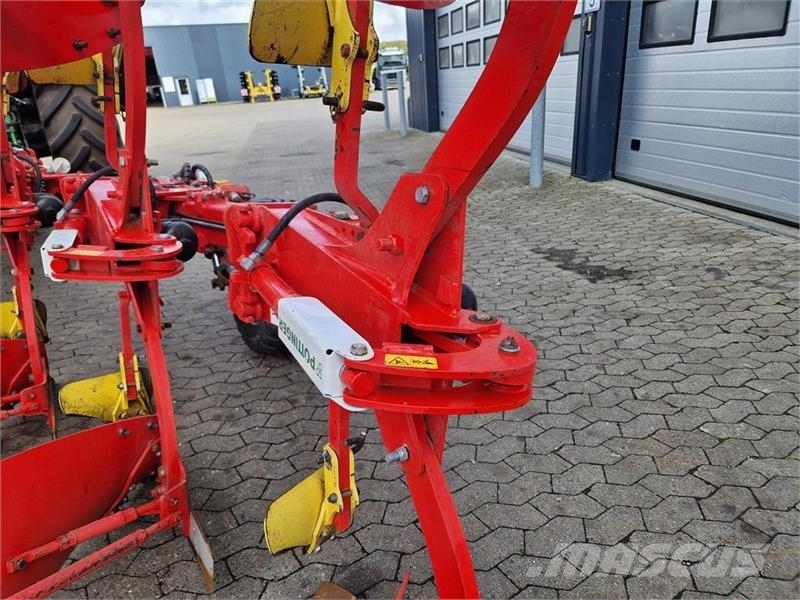Pöttinger SERVO 45 S PLUS NOVA 6 furet 双向犁