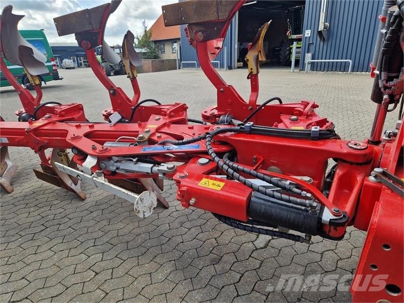 Pöttinger SERVO 45 S PLUS NOVA 6 furet 双向犁