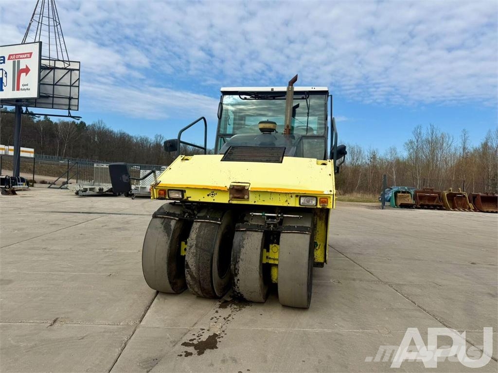 Ammann AP240 Rodillos sobre neumáticos
