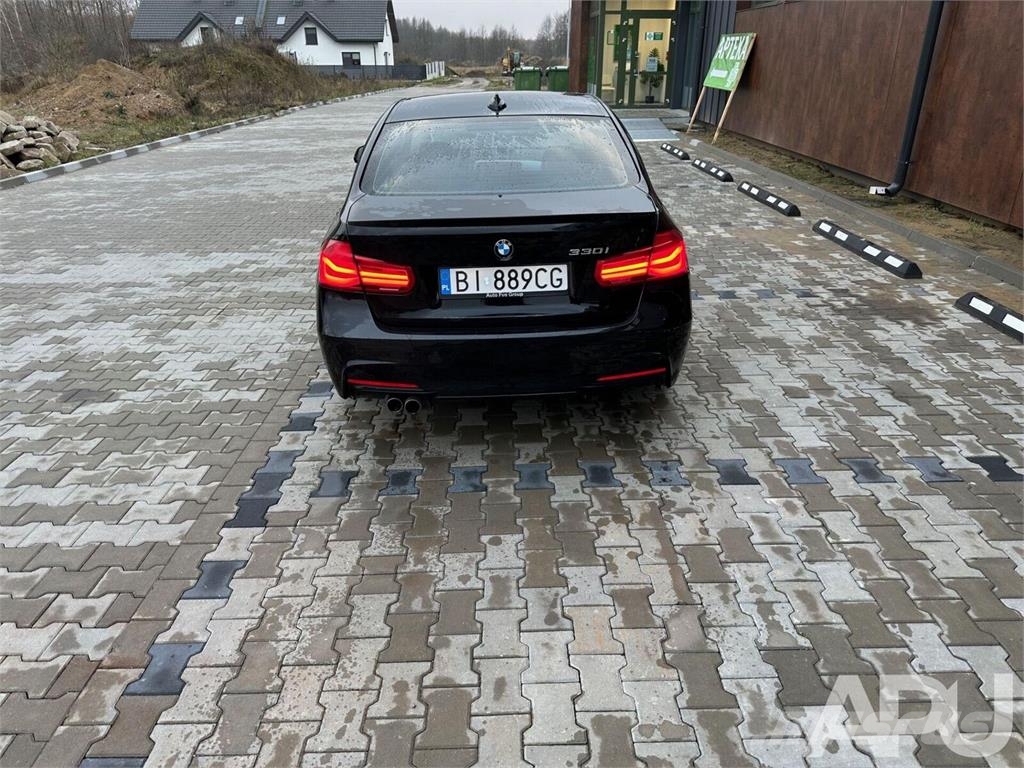 BMW 330i F30 Otomobiller