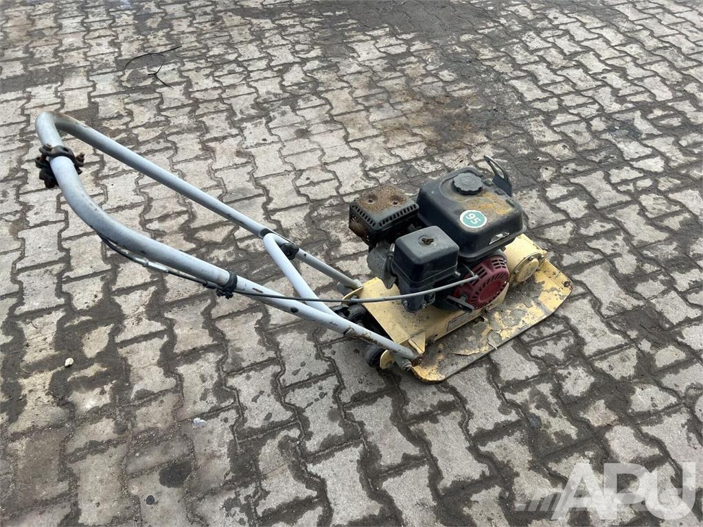 CAT BF120 Plate compactors