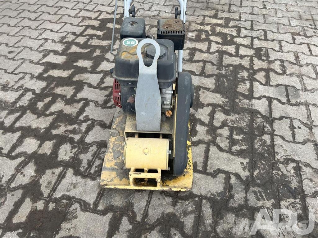 CAT BF120 Plate compactors