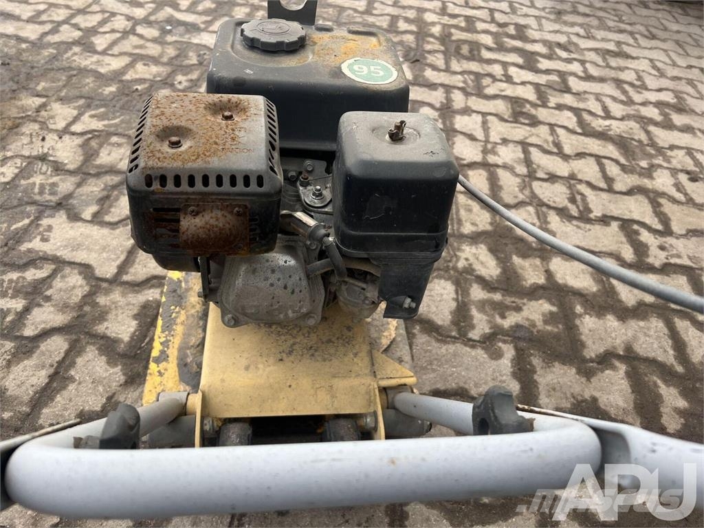 CAT BF120 Plate compactors
