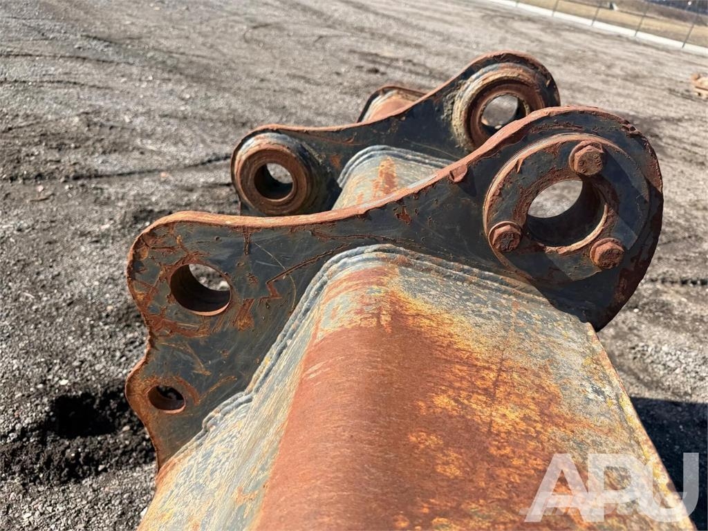  equipment - attachment for construction equipment  دلاء