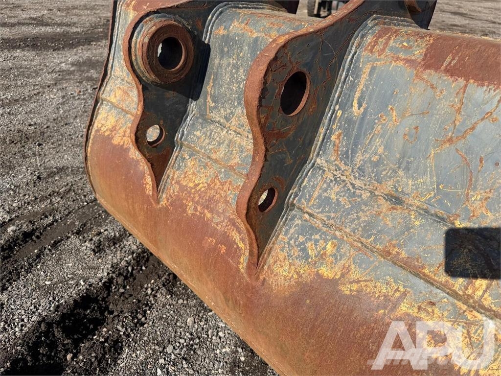  equipment - attachment for construction equipment  دلاء