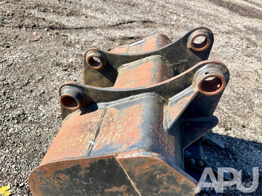  equipment - attachment for construction equipment  دلاء