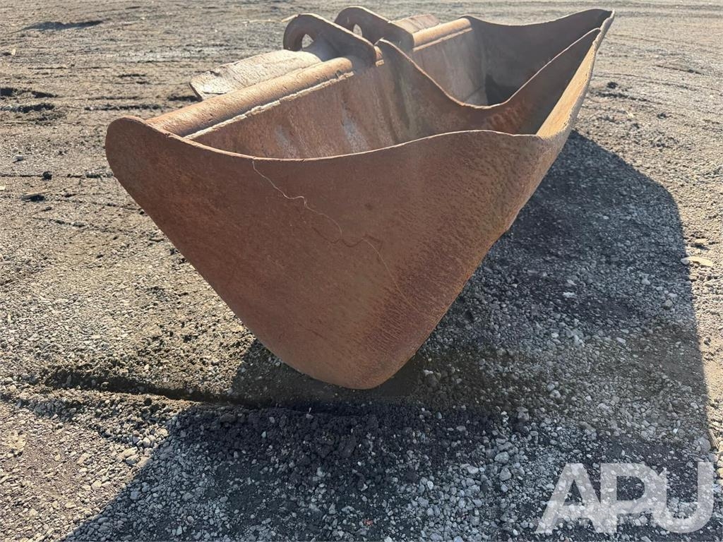 equipment - attachment for construction equipment  دلاء