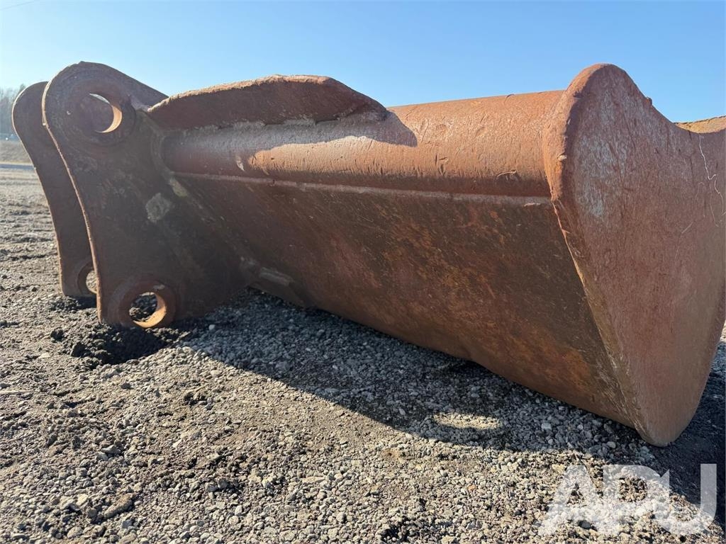  equipment - attachment for construction equipment  دلاء