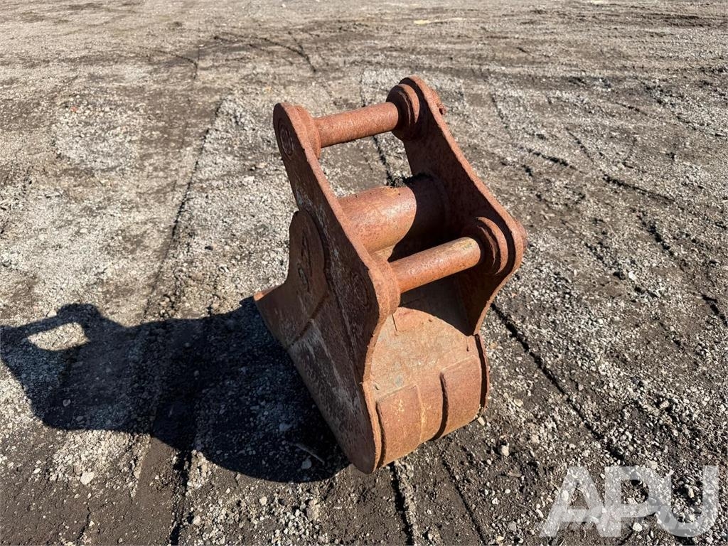  equipment - attachment for construction equipment  دلاء
