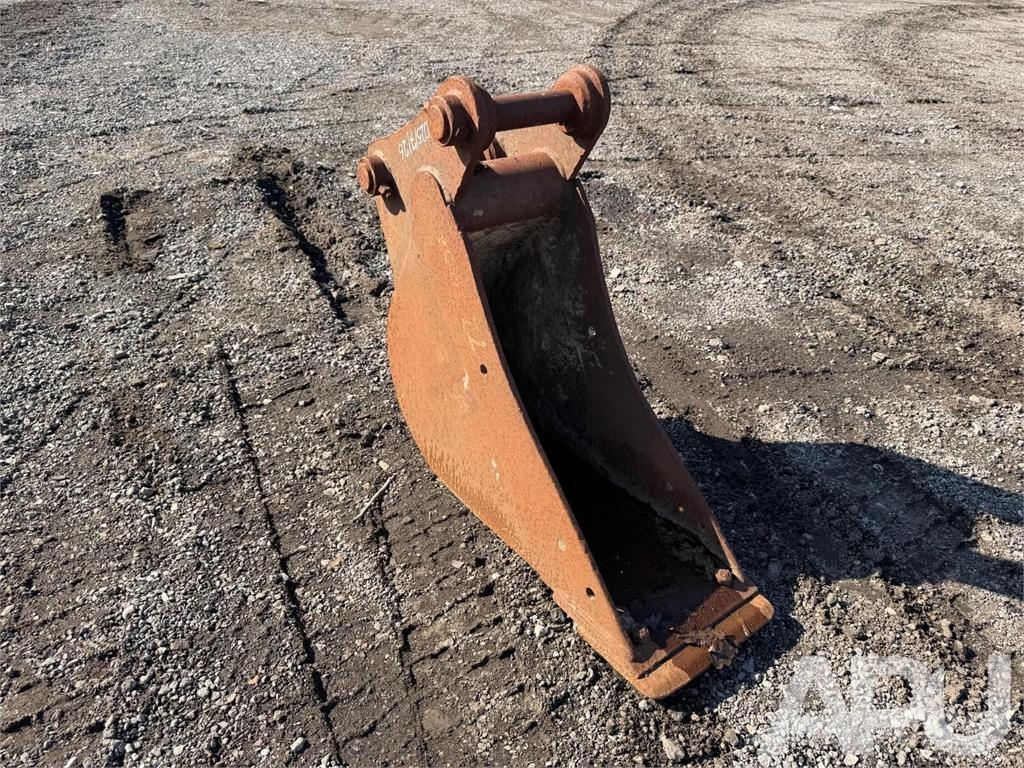  equipment - attachment for construction equipment  دلاء