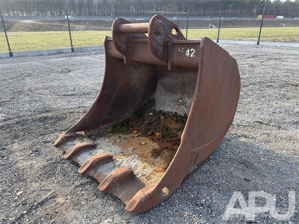  equipment - attachment for construction equipment  دلاء