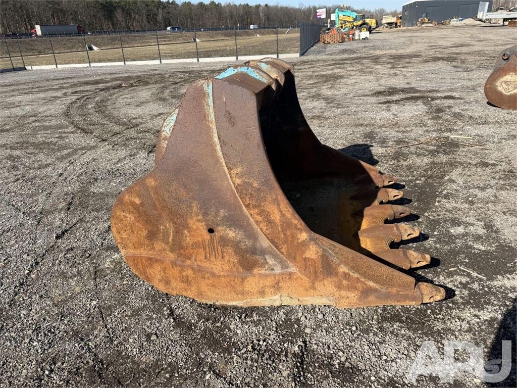  equipment - attachment for construction equipment  دلاء