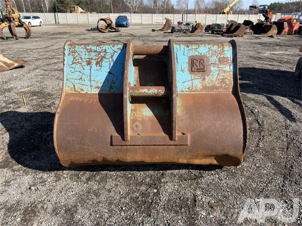  equipment - attachment for construction equipment  دلاء