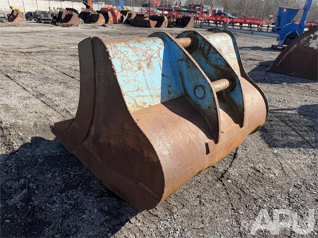  equipment - attachment for construction equipment  دلاء