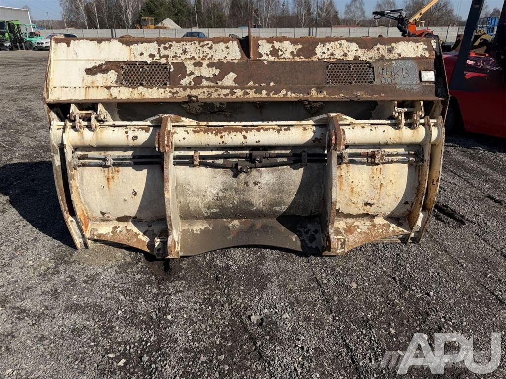  equipment - attachment for construction equipment  دلاء