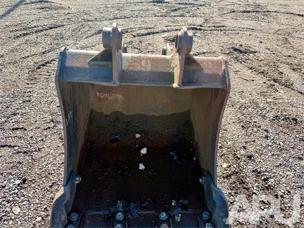  equipment - attachment for construction equipment  دلاء