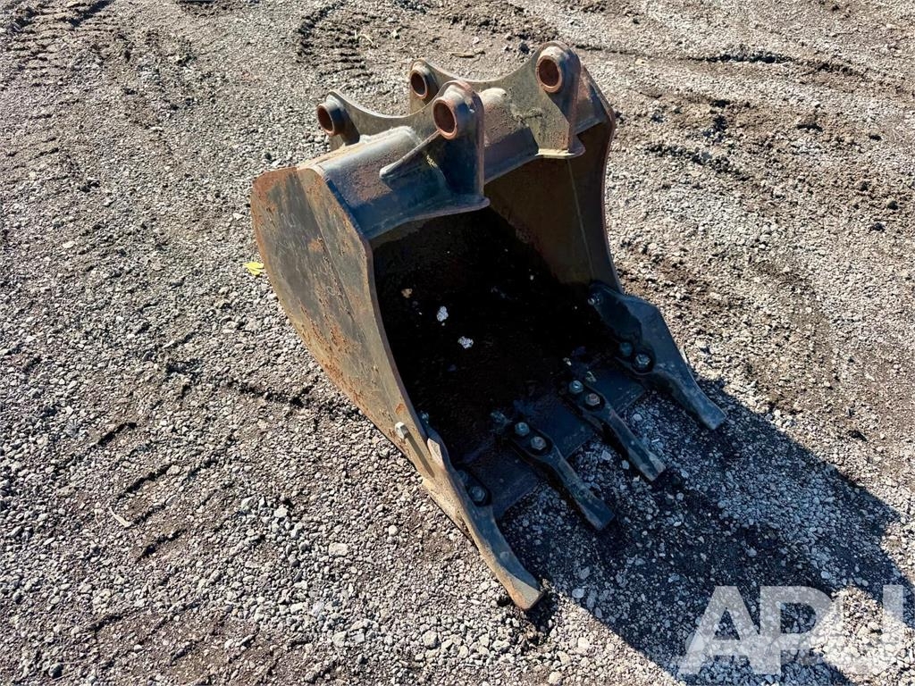  equipment - attachment for construction equipment  دلاء
