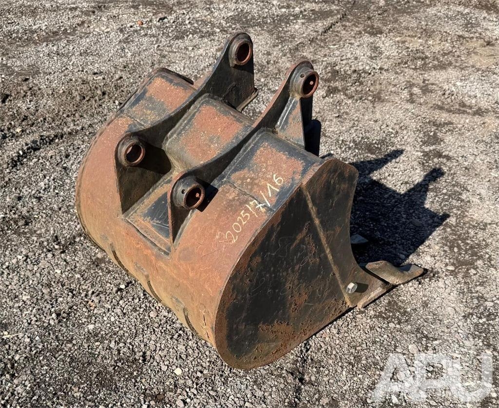  equipment - attachment for construction equipment  دلاء