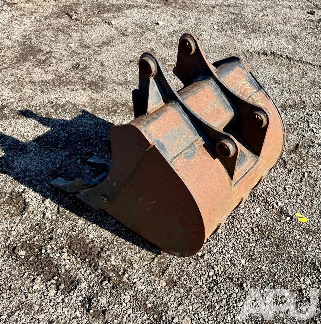  equipment - attachment for construction equipment  دلاء