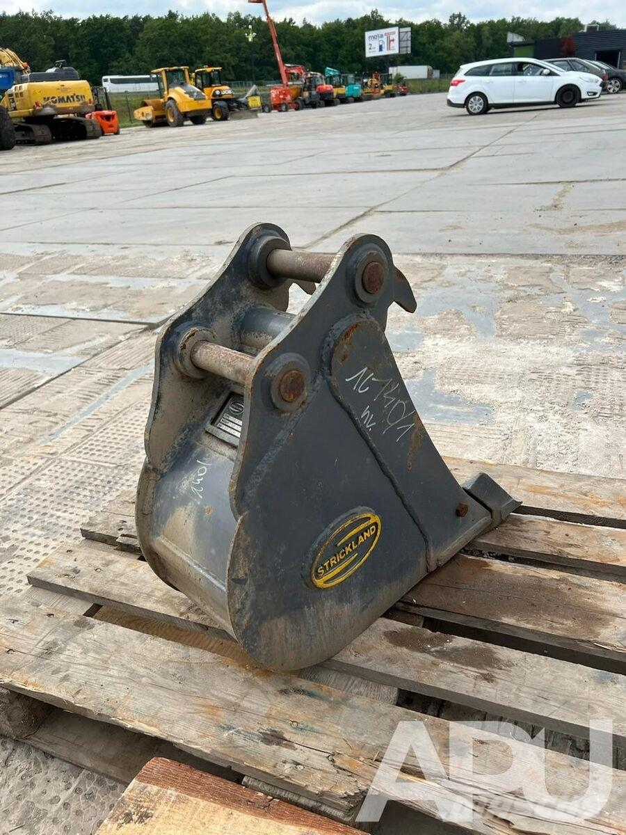  equipment - attachment for construction equipment  دلاء